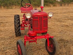 No Reserve: 33-Years-Owned 1951 McCormick Farmall Cub Tractor photo 5
