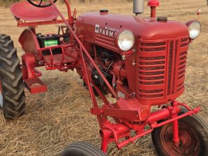 No Reserve: 33-Years-Owned 1951 McCormick Farmall Cub Tractor photo 16
