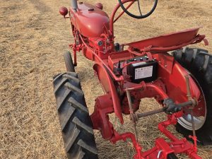 No Reserve: 33-Years-Owned 1951 McCormick Farmall Cub Tractor photo 21