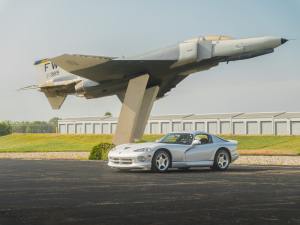 3,600-Mile 1998 Dodge Viper GTS photo 1