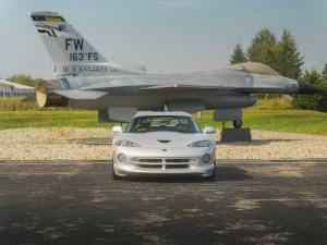 3,600-Mile 1998 Dodge Viper GTS photo 2