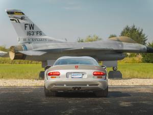 3,600-Mile 1998 Dodge Viper GTS photo 4