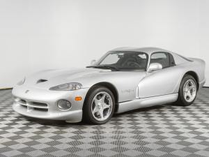 3,600-Mile 1998 Dodge Viper GTS photo 8