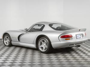 3,600-Mile 1998 Dodge Viper GTS photo 10
