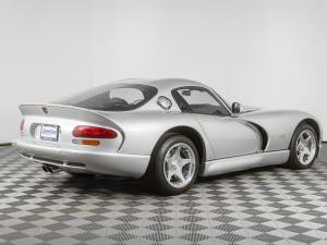 3,600-Mile 1998 Dodge Viper GTS photo 12