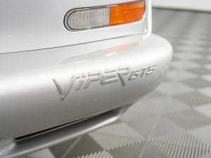 3,600-Mile 1998 Dodge Viper GTS photo 29