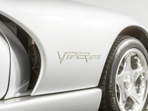 3,600-Mile 1998 Dodge Viper GTS photo 39