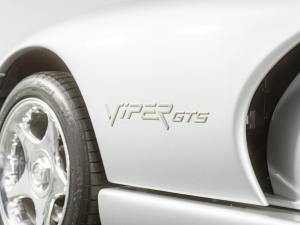 3,600-Mile 1998 Dodge Viper GTS photo 43