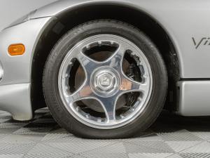 3,600-Mile 1998 Dodge Viper GTS photo 50