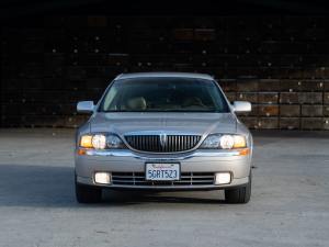 No Reserve: 2001 Lincoln LS V8 photo 9