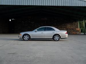 No Reserve: 2001 Lincoln LS V8 photo 24