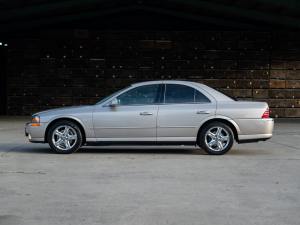 No Reserve: 2001 Lincoln LS V8 photo 25