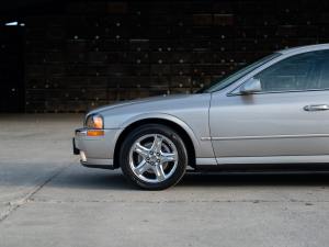 No Reserve: 2001 Lincoln LS V8 photo 26