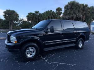 No Reserve: 2002 Ford Excursion Limited Power Stroke 4×4 photo 2