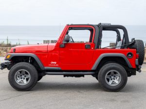 18k-Mile 2004 Jeep Wrangler SE photo 2