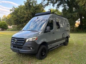 2023 Winnebago Revel 4×4 photo 2