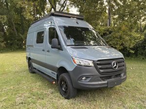 2023 Winnebago Revel 4×4 photo 9