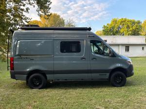 2023 Winnebago Revel 4×4 photo 10
