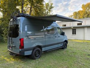 2023 Winnebago Revel 4×4 photo 12